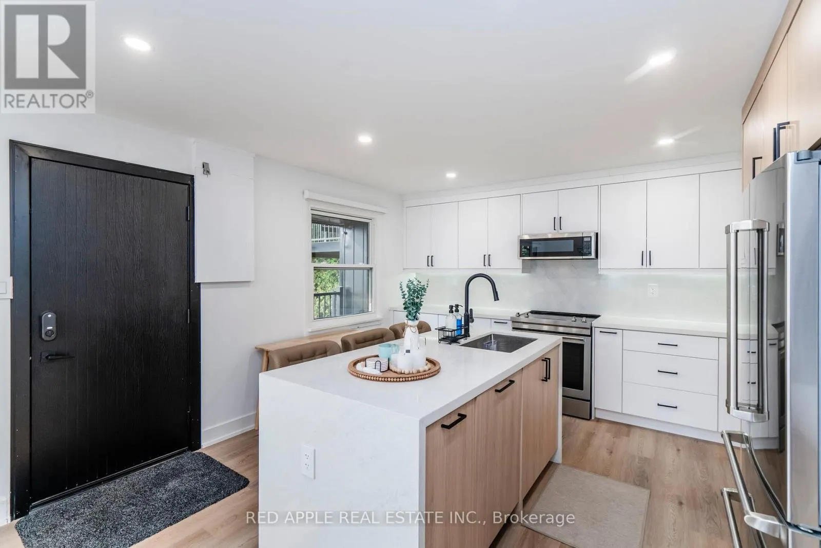 205 HOYT AVENUE