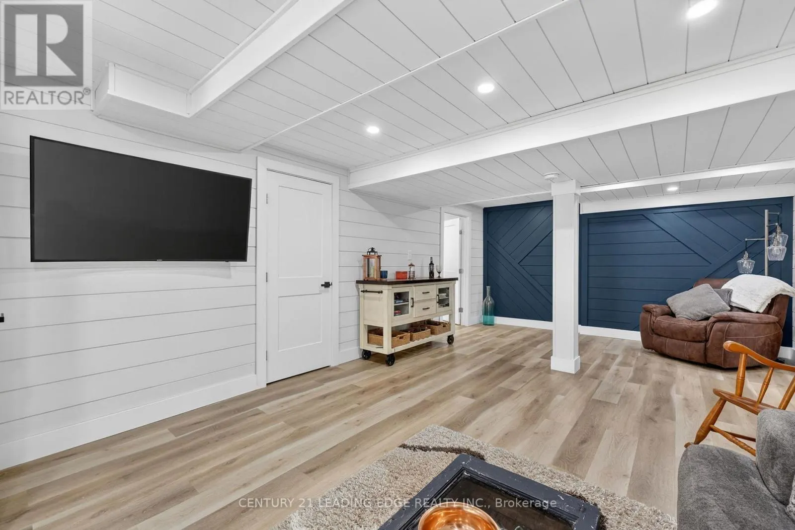 2996 MOYNES ROAD