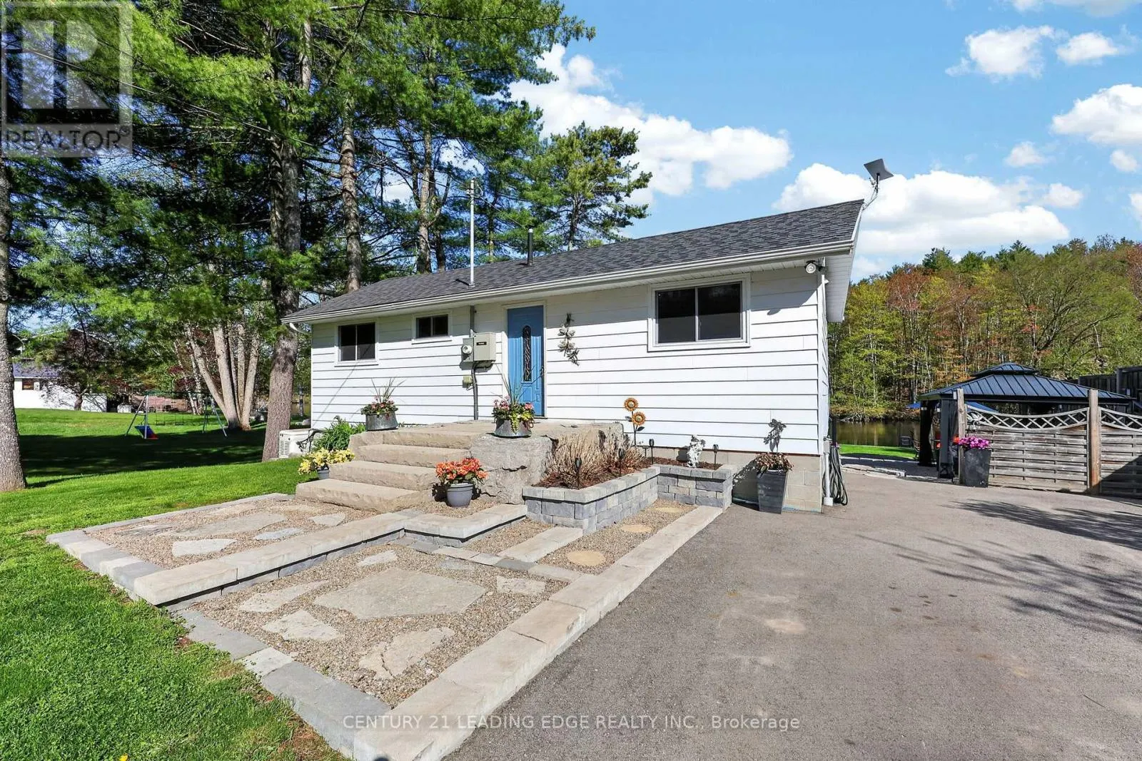 2996 MOYNES ROAD