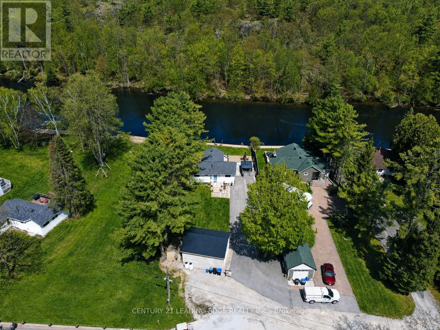 2996 MOYNES ROAD