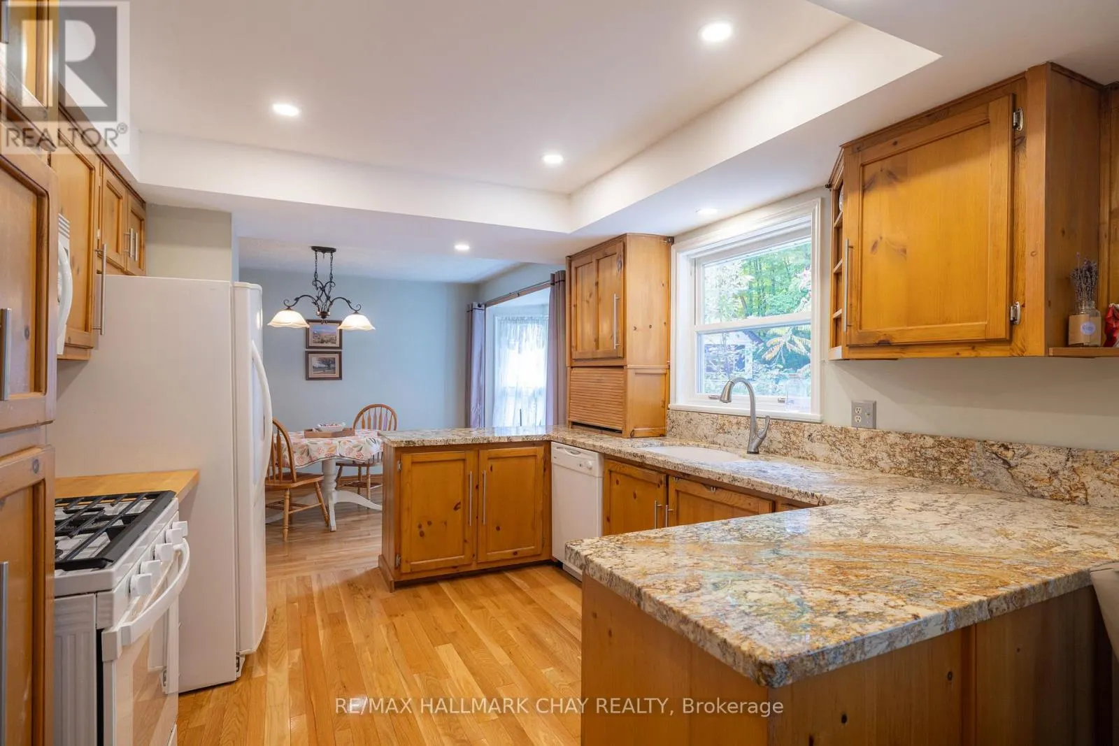 372 LAKEWOOD DRIVE