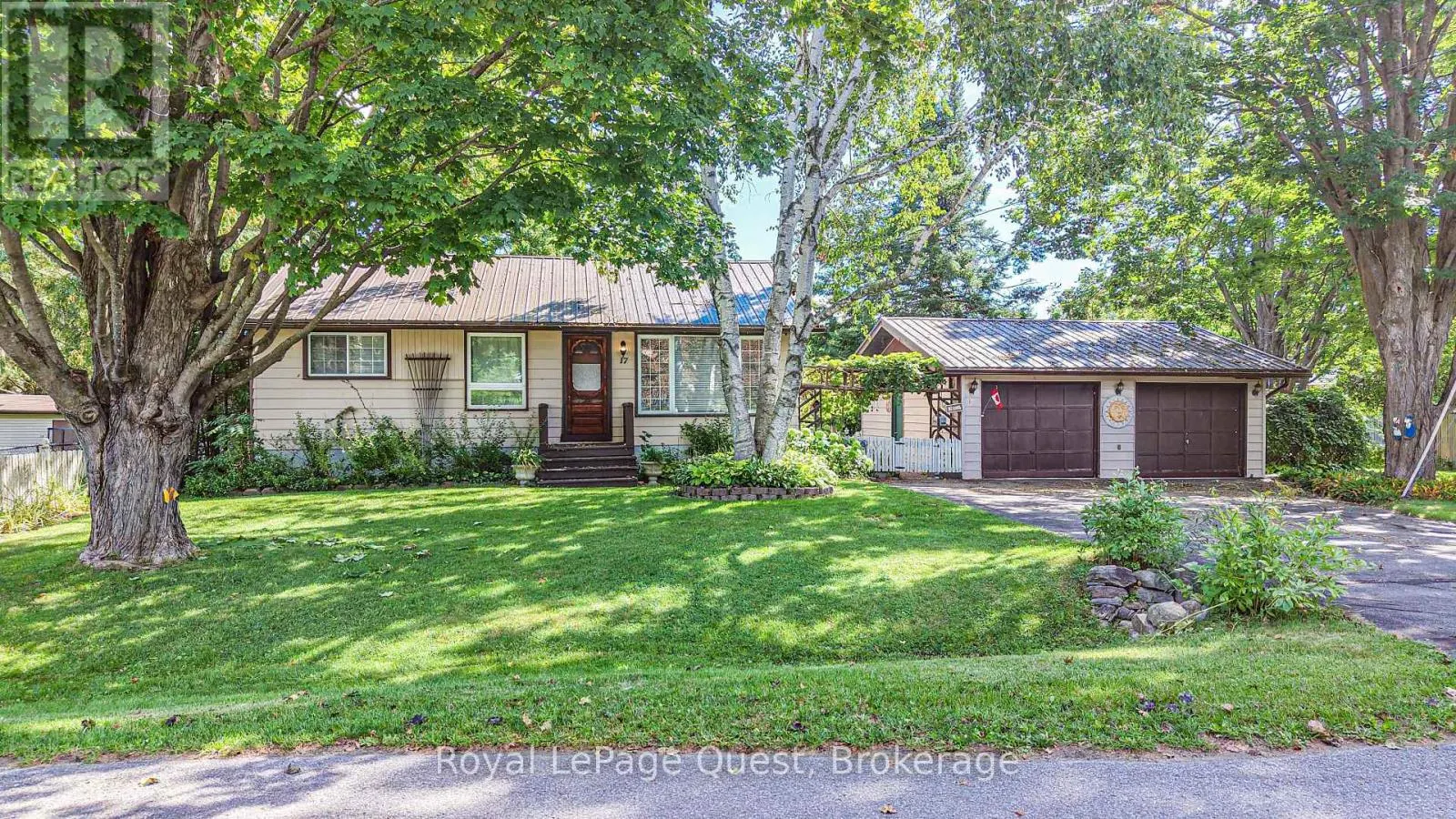 17 HUGHES ROAD E