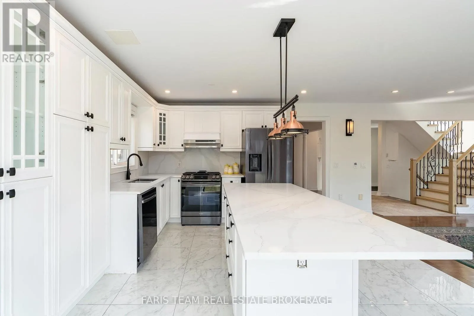 2 VANESSA DRIVE
