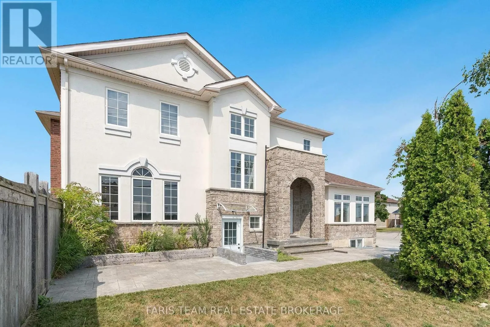 2 VANESSA DRIVE