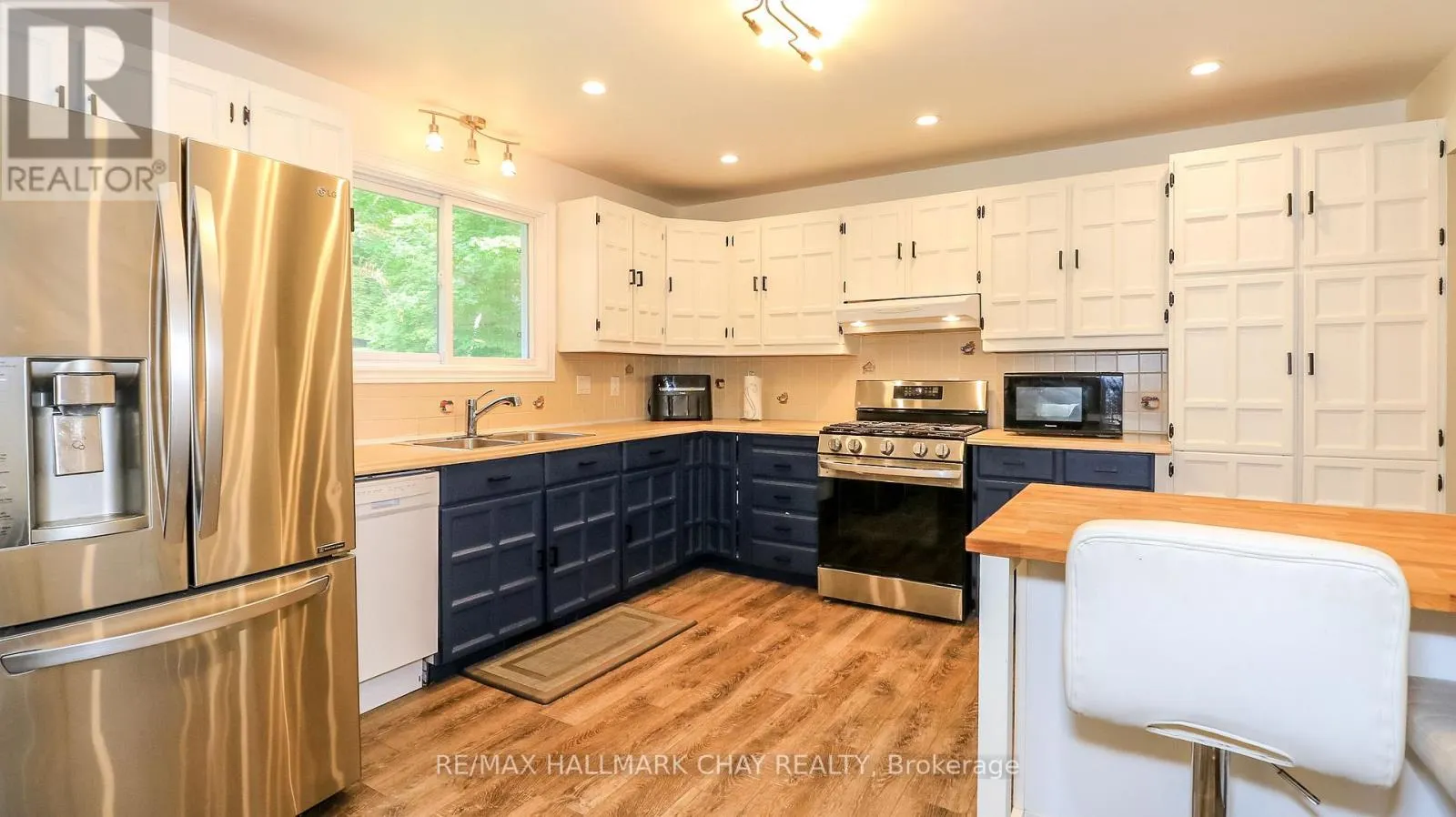 10 ENCHANTMENT AVENUE