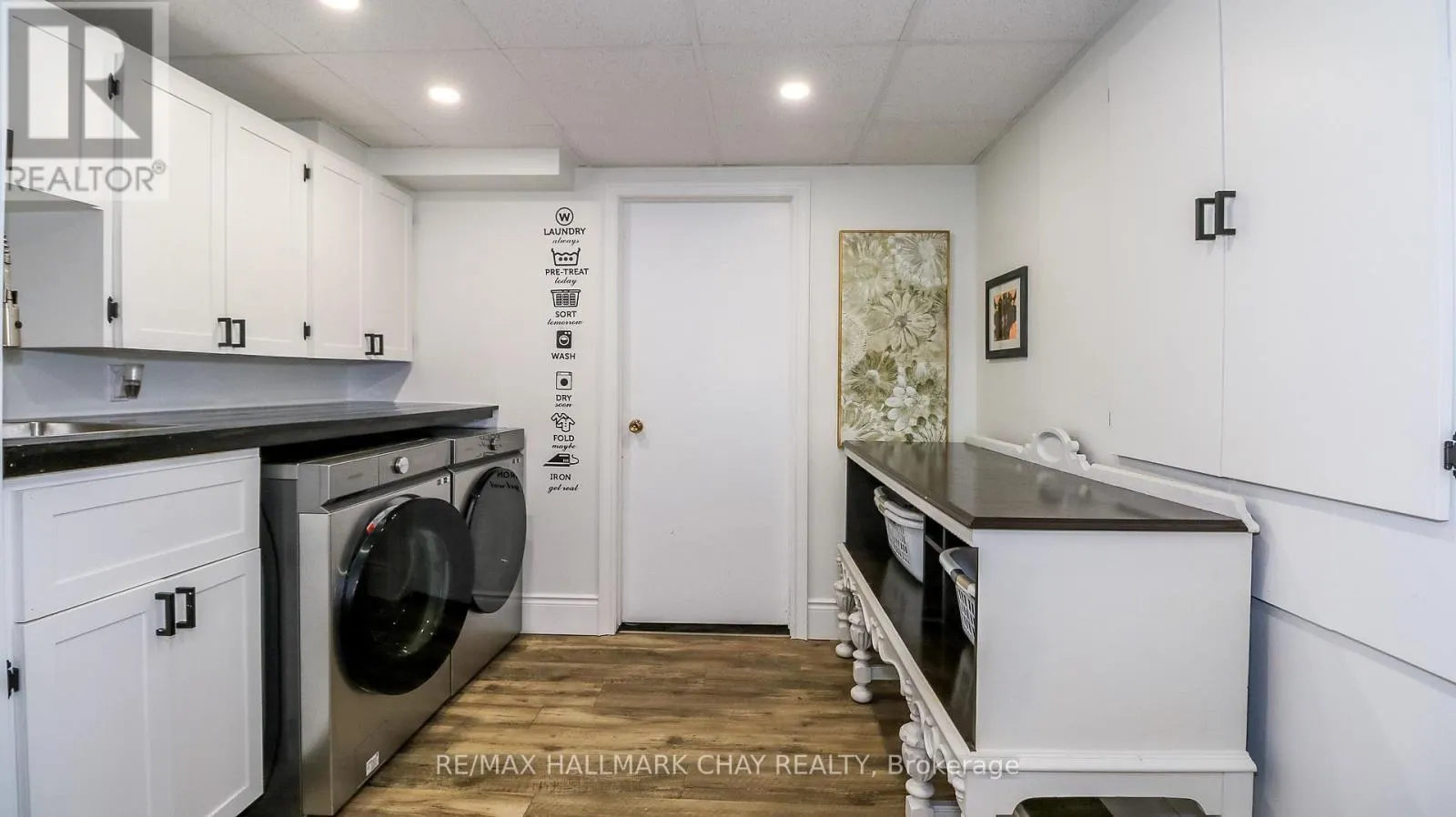 10 ENCHANTMENT AVENUE