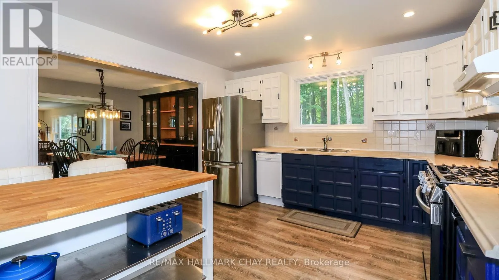10 ENCHANTMENT AVENUE