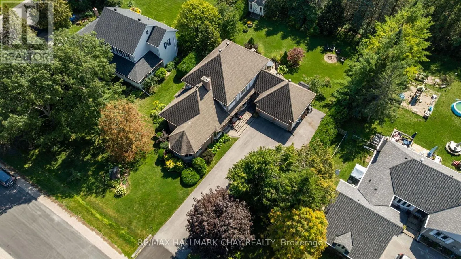 9 HOWARD DRIVE