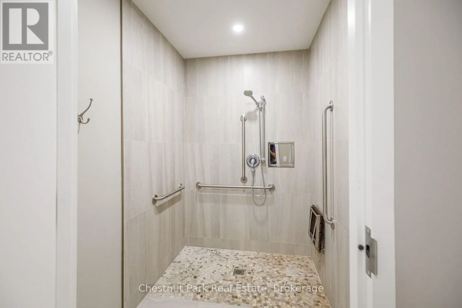 209 - 172 EIGHTH STREET #209