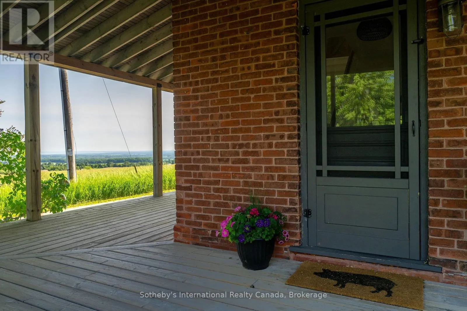 1943 FAIRGROUNDS ROAD S