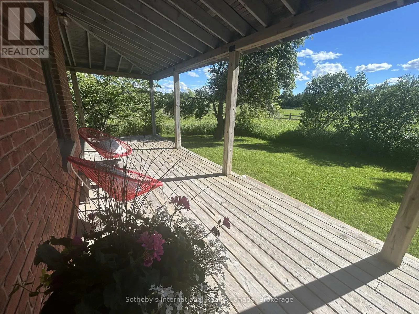 1943 FAIRGROUNDS ROAD S
