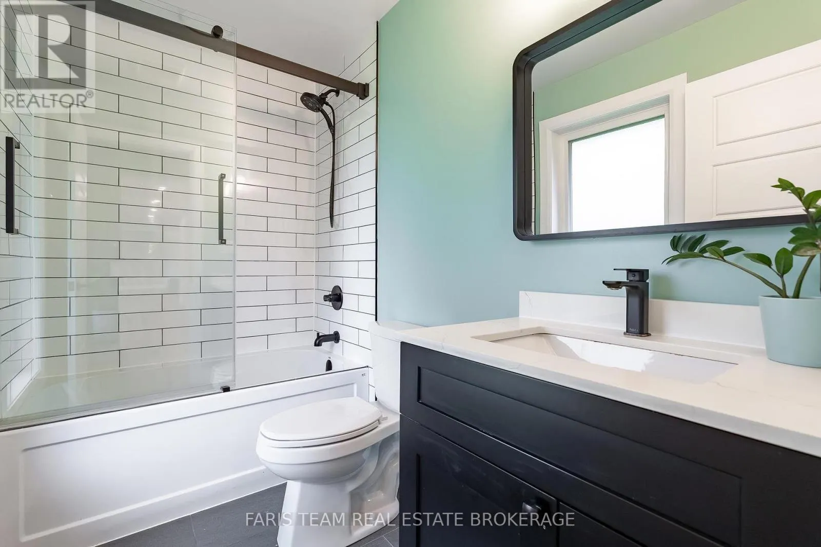 223A HICKORY LANE