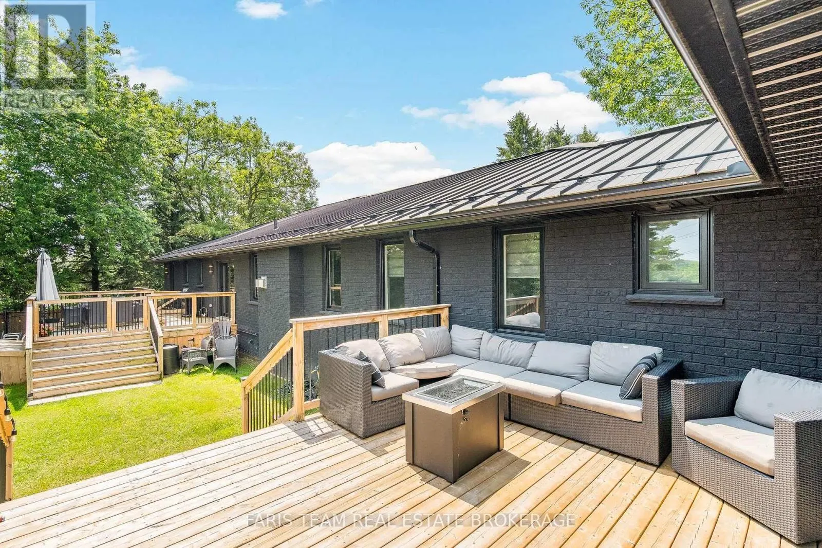 223A HICKORY LANE