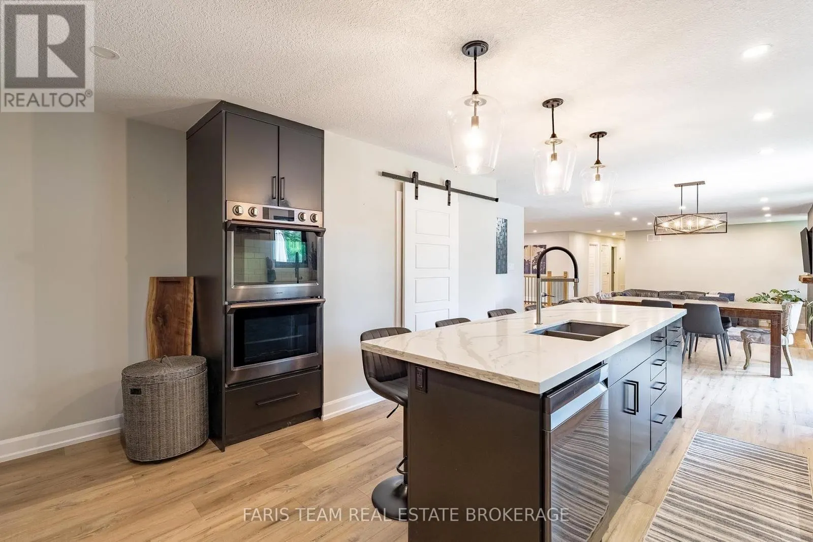 223A HICKORY LANE