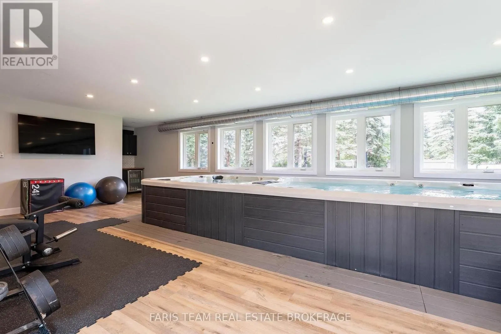 223A HICKORY LANE