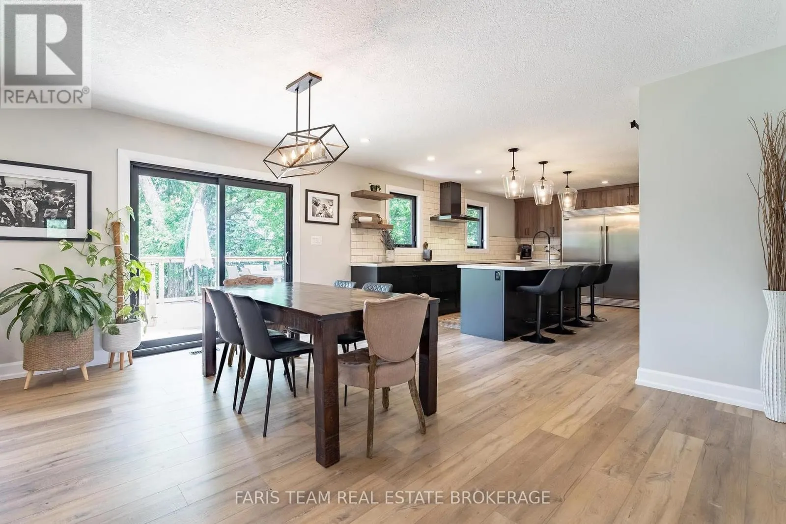 223A HICKORY LANE