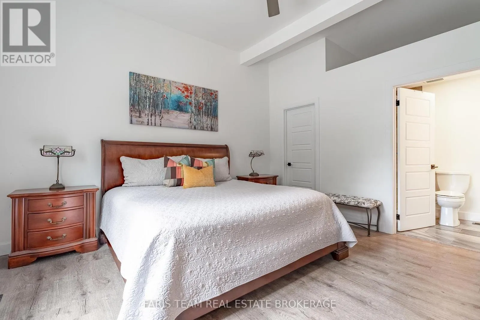 223A HICKORY LANE