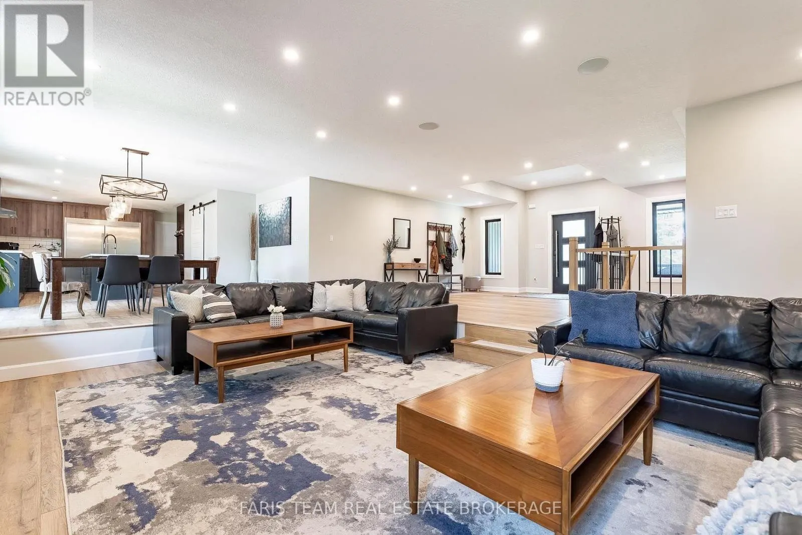 223A HICKORY LANE