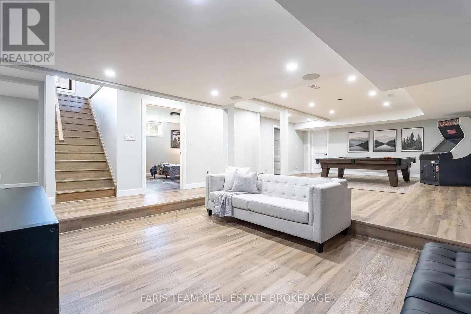 223A HICKORY LANE