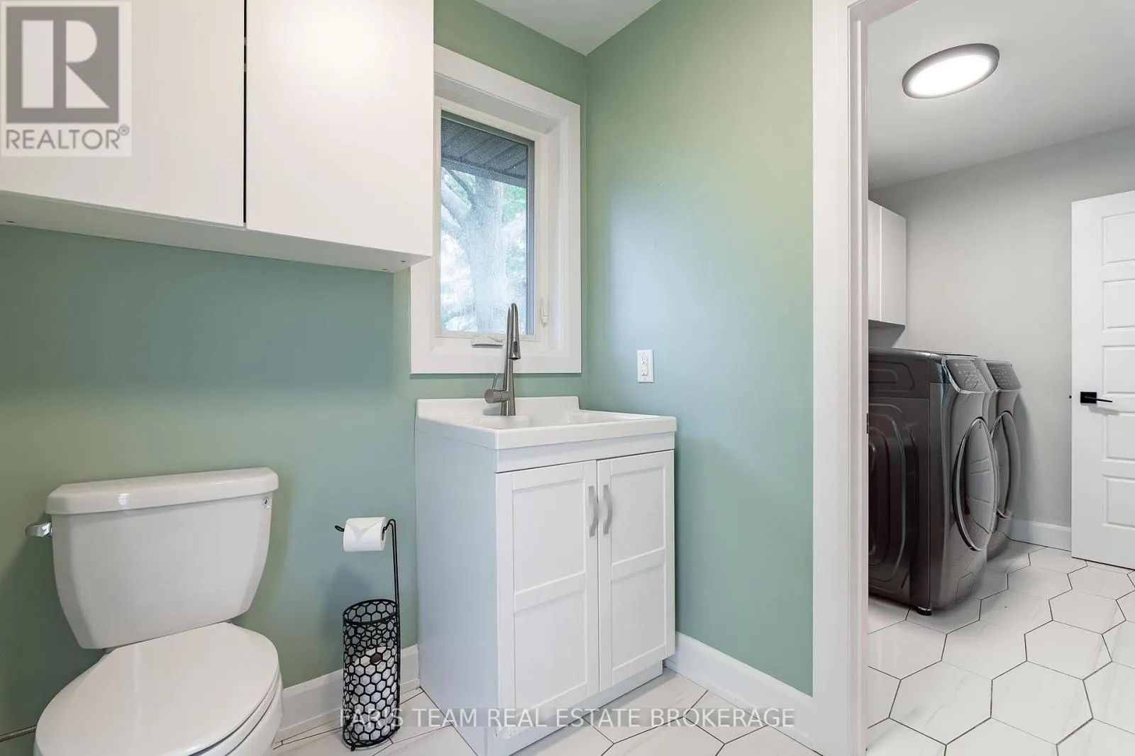 223A HICKORY LANE