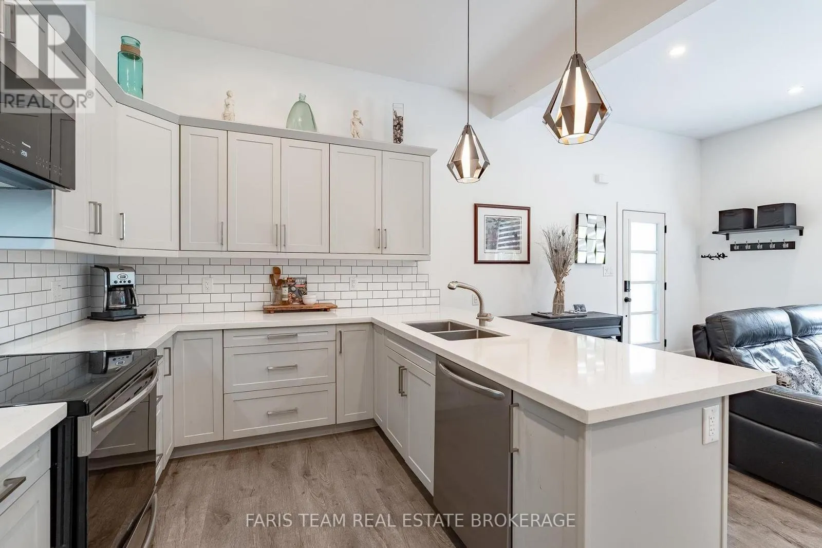 223A HICKORY LANE