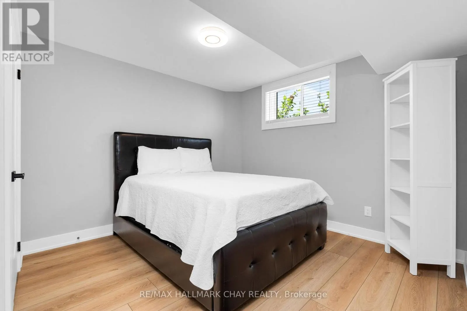 11 BYERS STREET