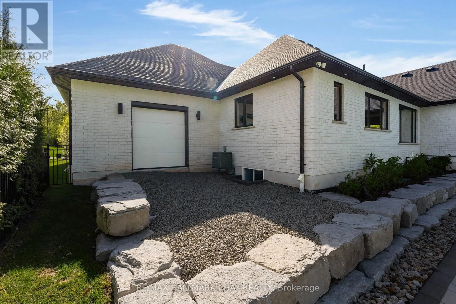 11 BYERS STREET
