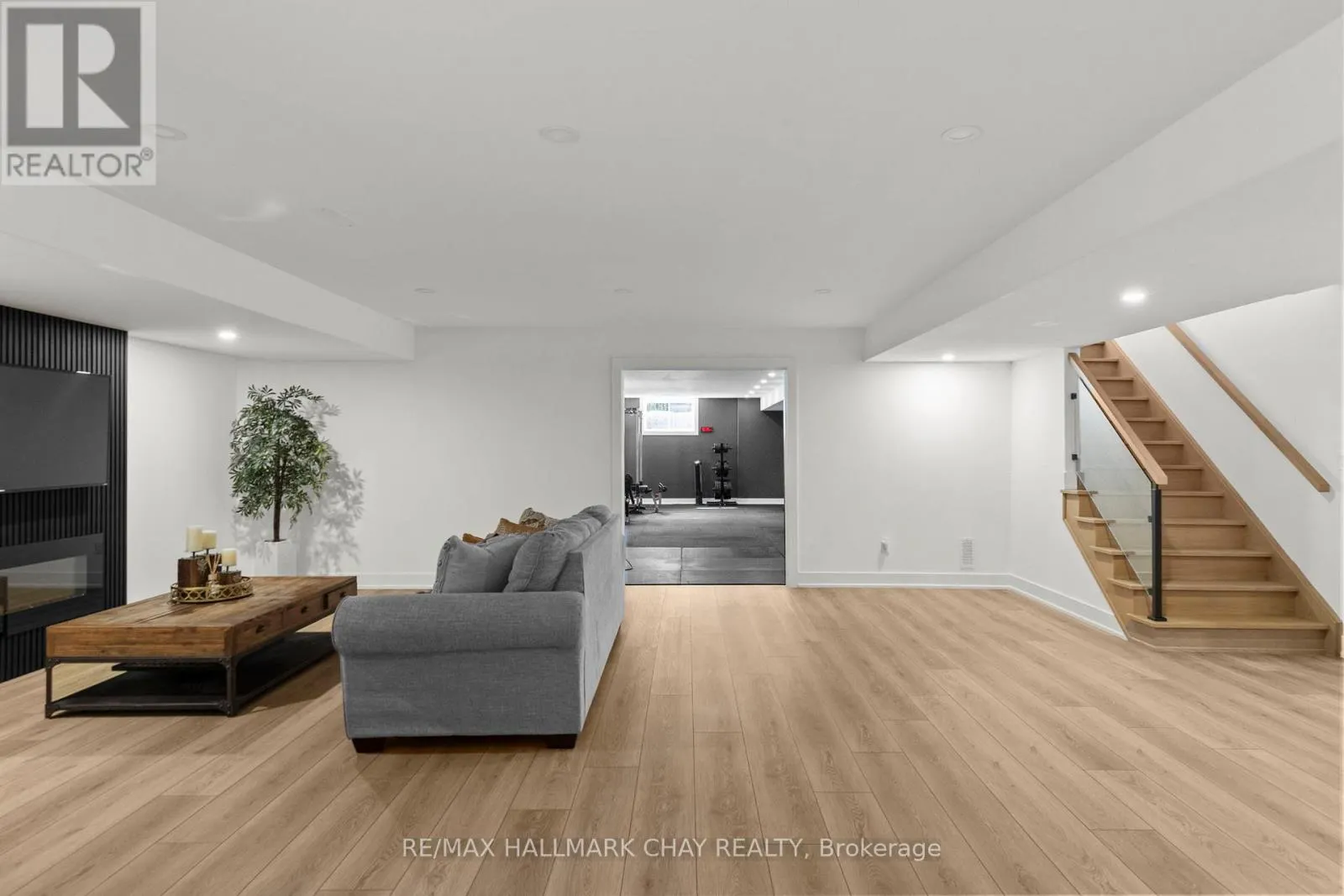 11 BYERS STREET