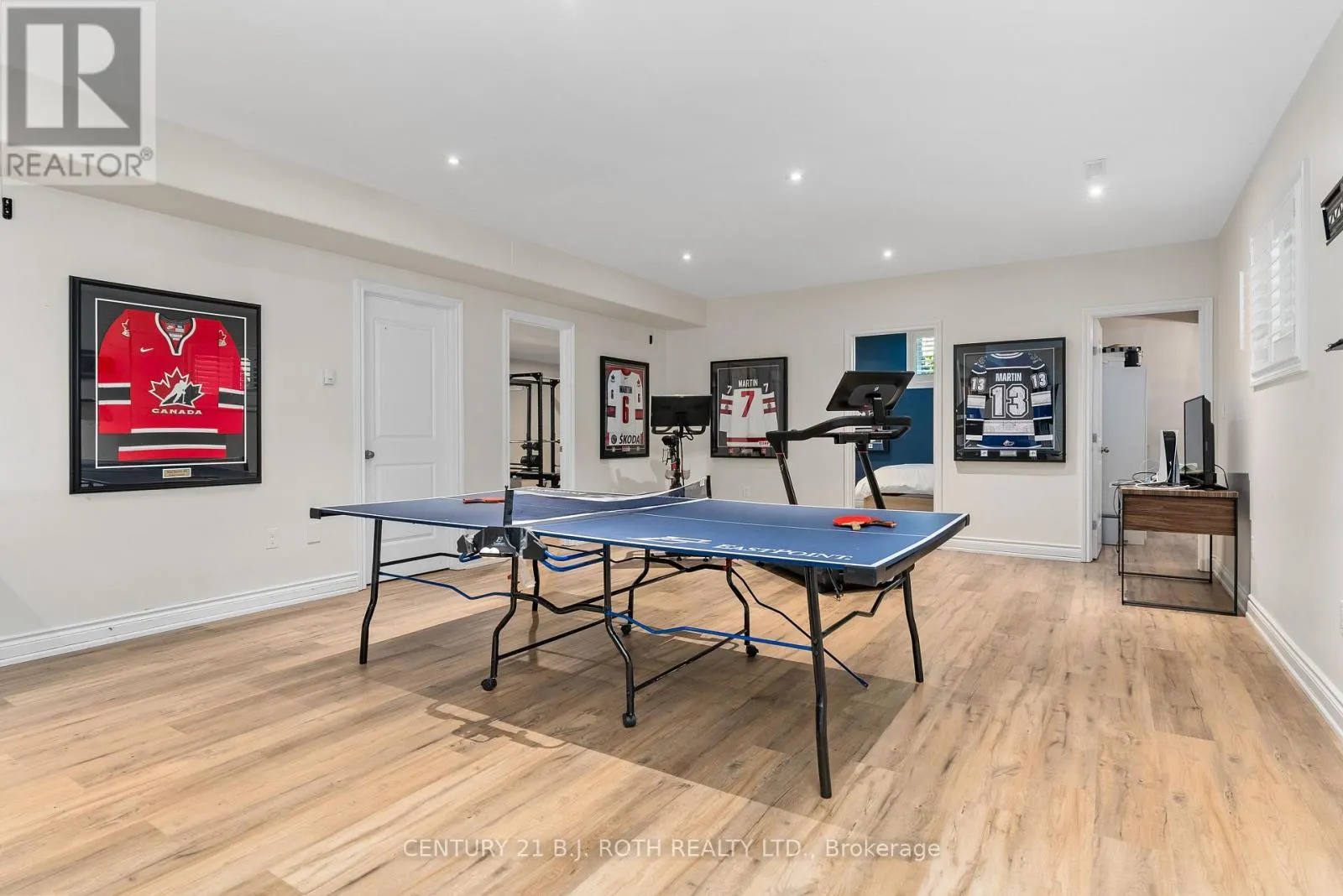 42 LILAC LANE