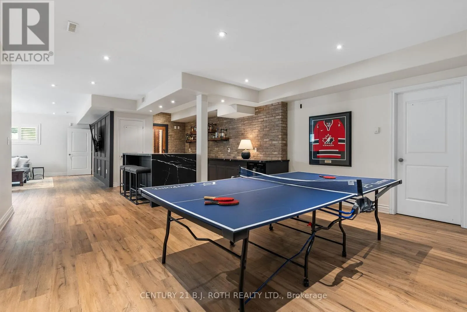 42 LILAC LANE