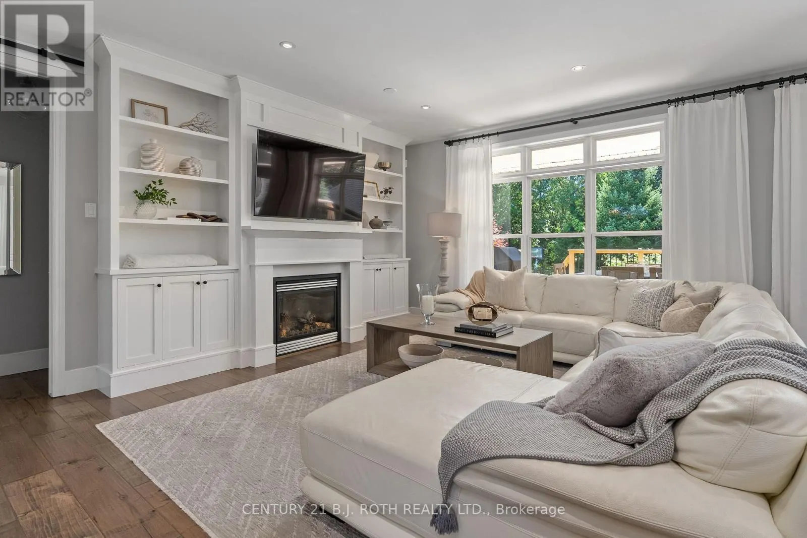 42 LILAC LANE