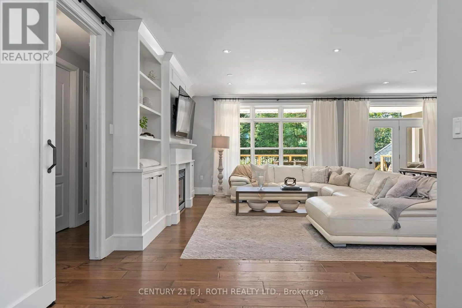 42 LILAC LANE