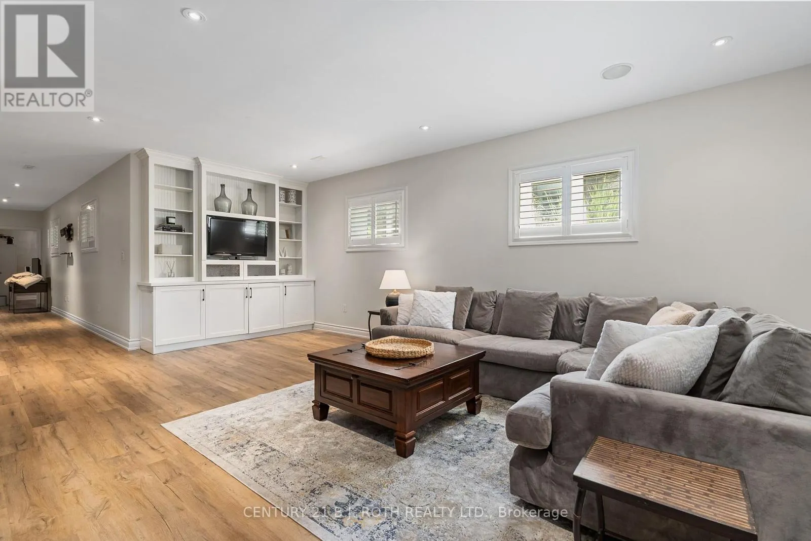42 LILAC LANE