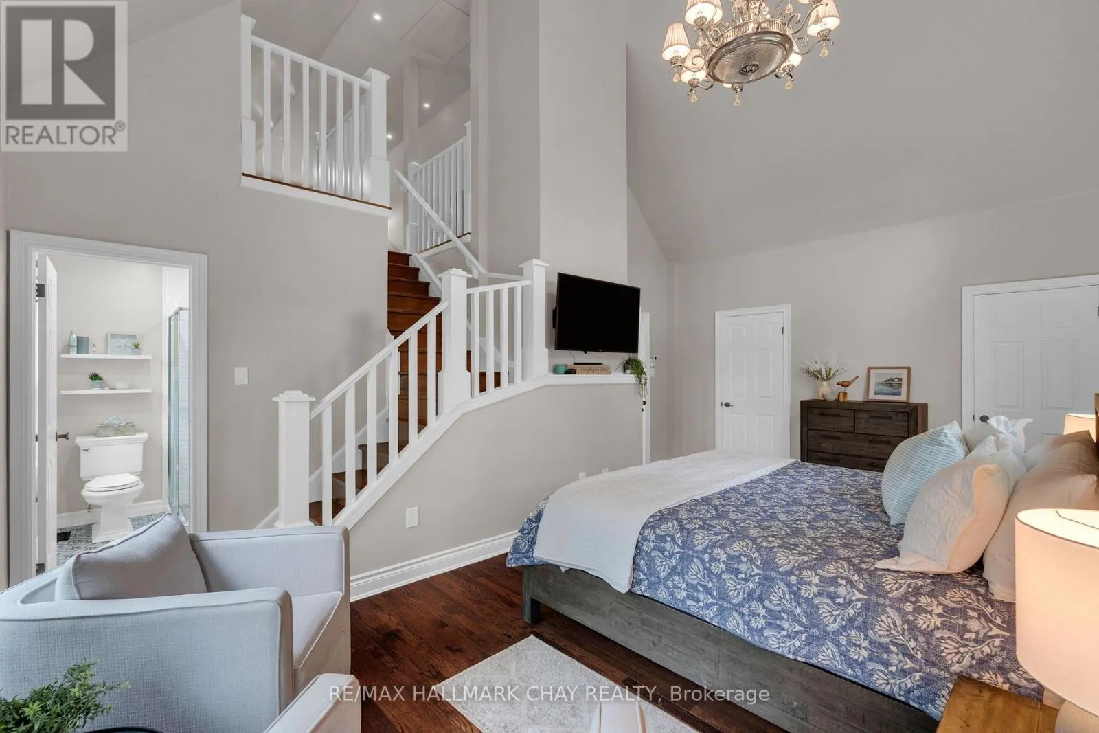9 BRIDLE PATH