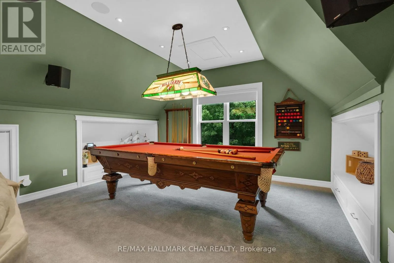 9 BRIDLE PATH