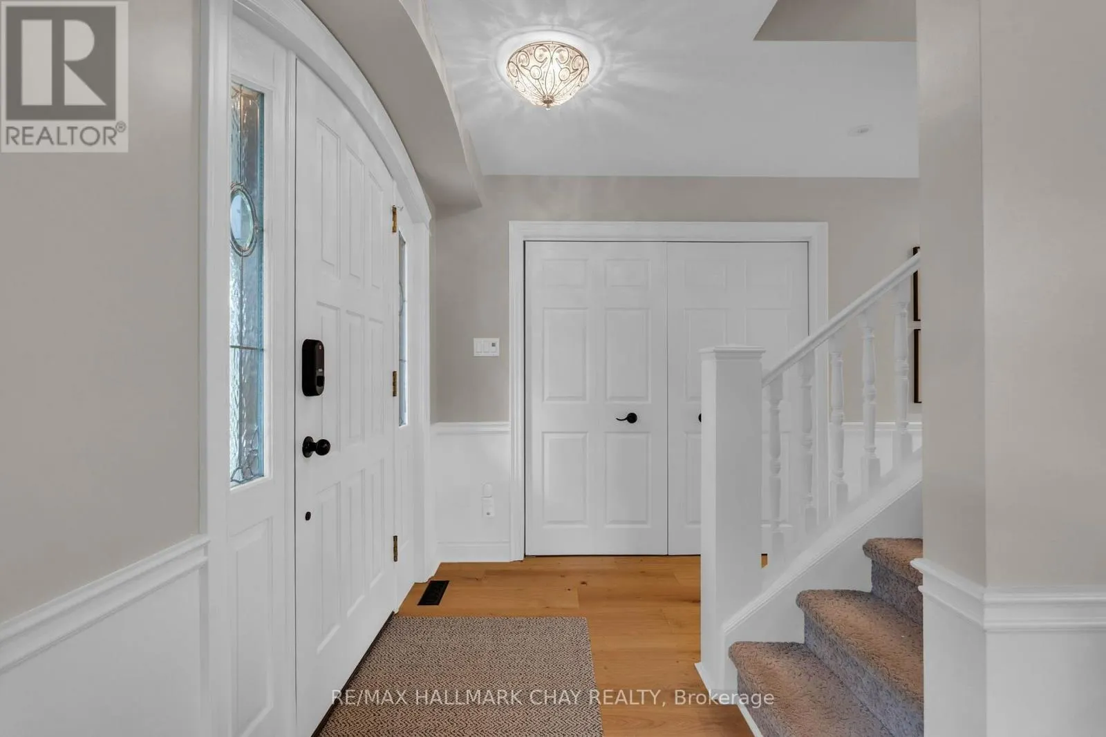 9 BRIDLE PATH