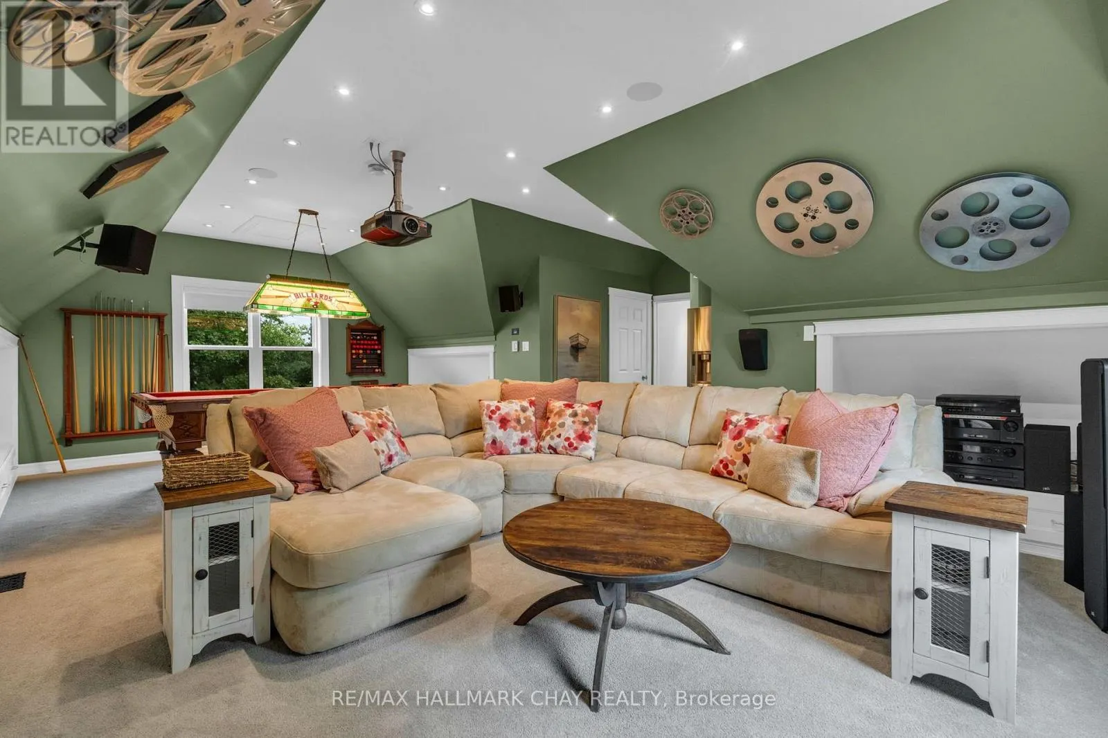 9 BRIDLE PATH