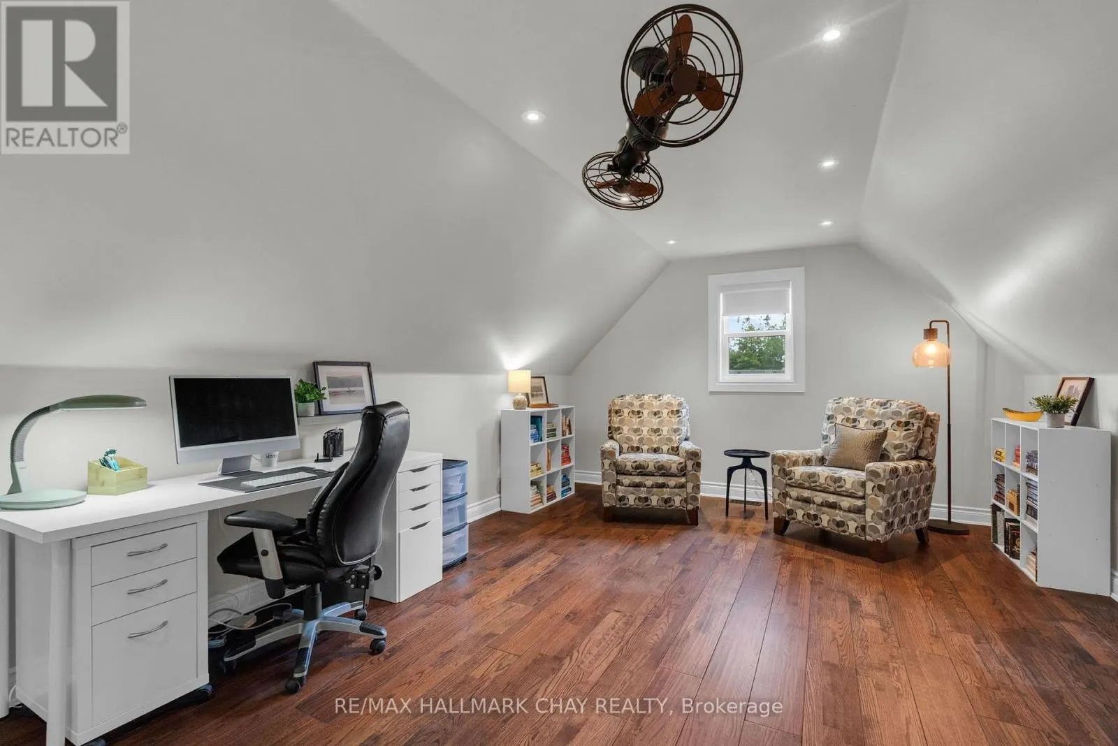 9 BRIDLE PATH