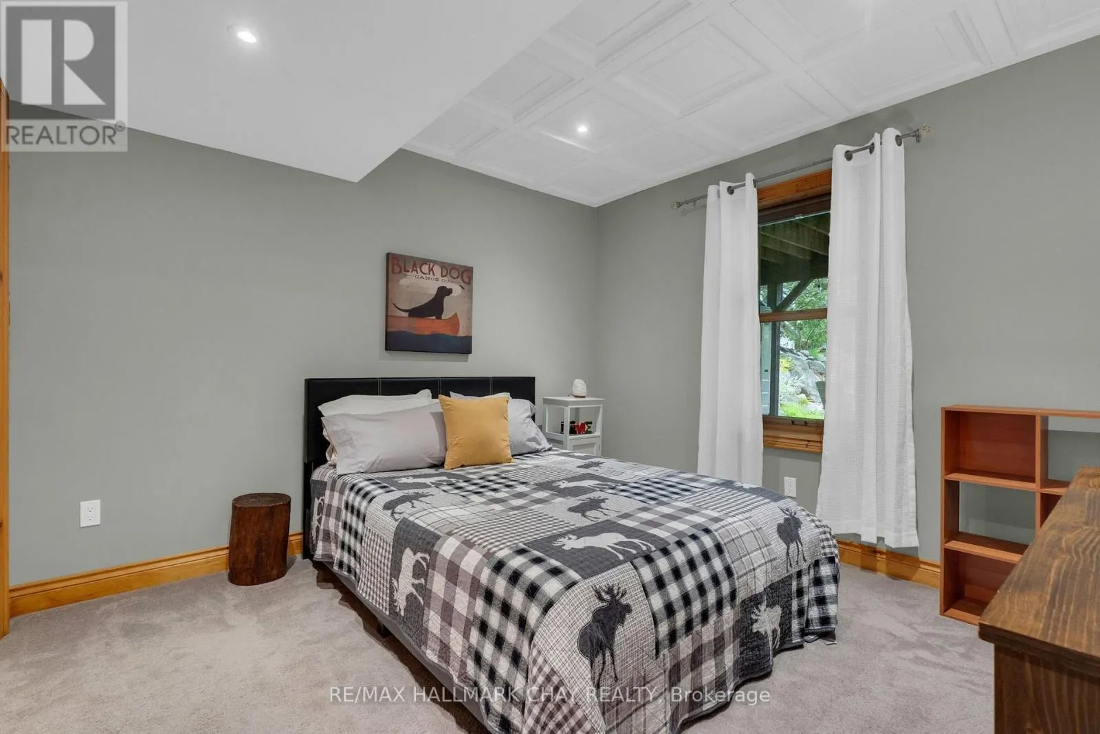 9 BRIDLE PATH