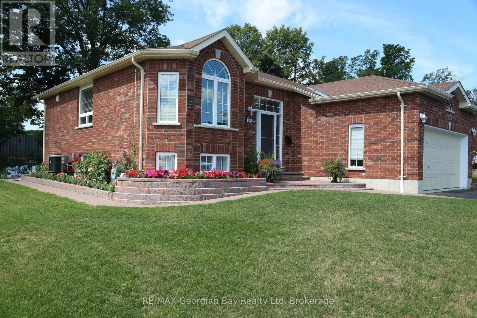 495 SHEWFELT CRESCENT