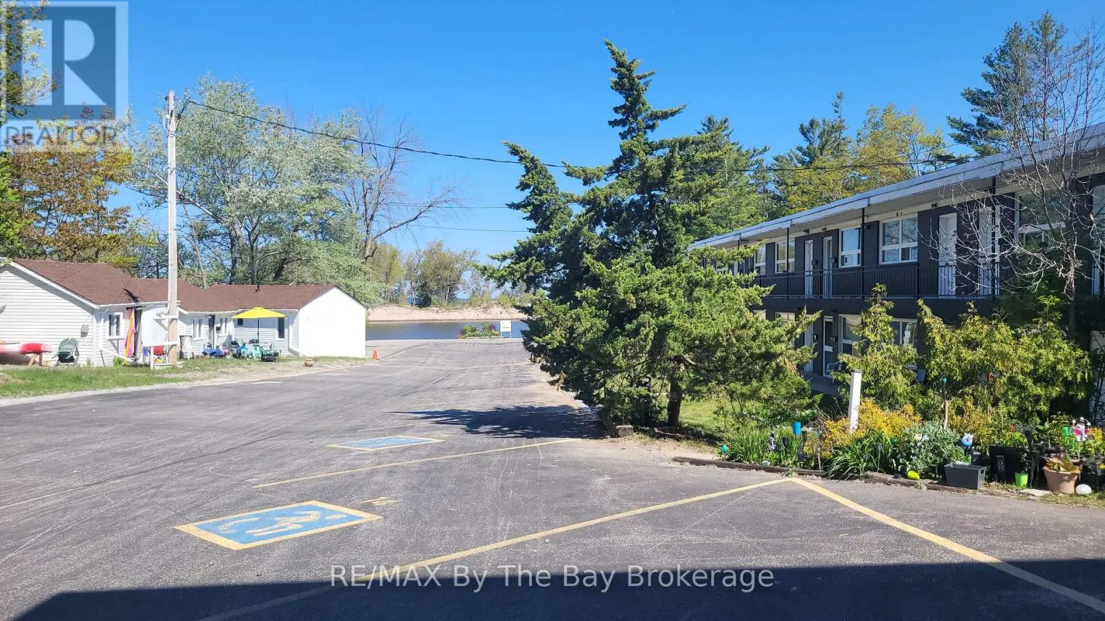 A05 - 280 RIVER ROAD E #A05