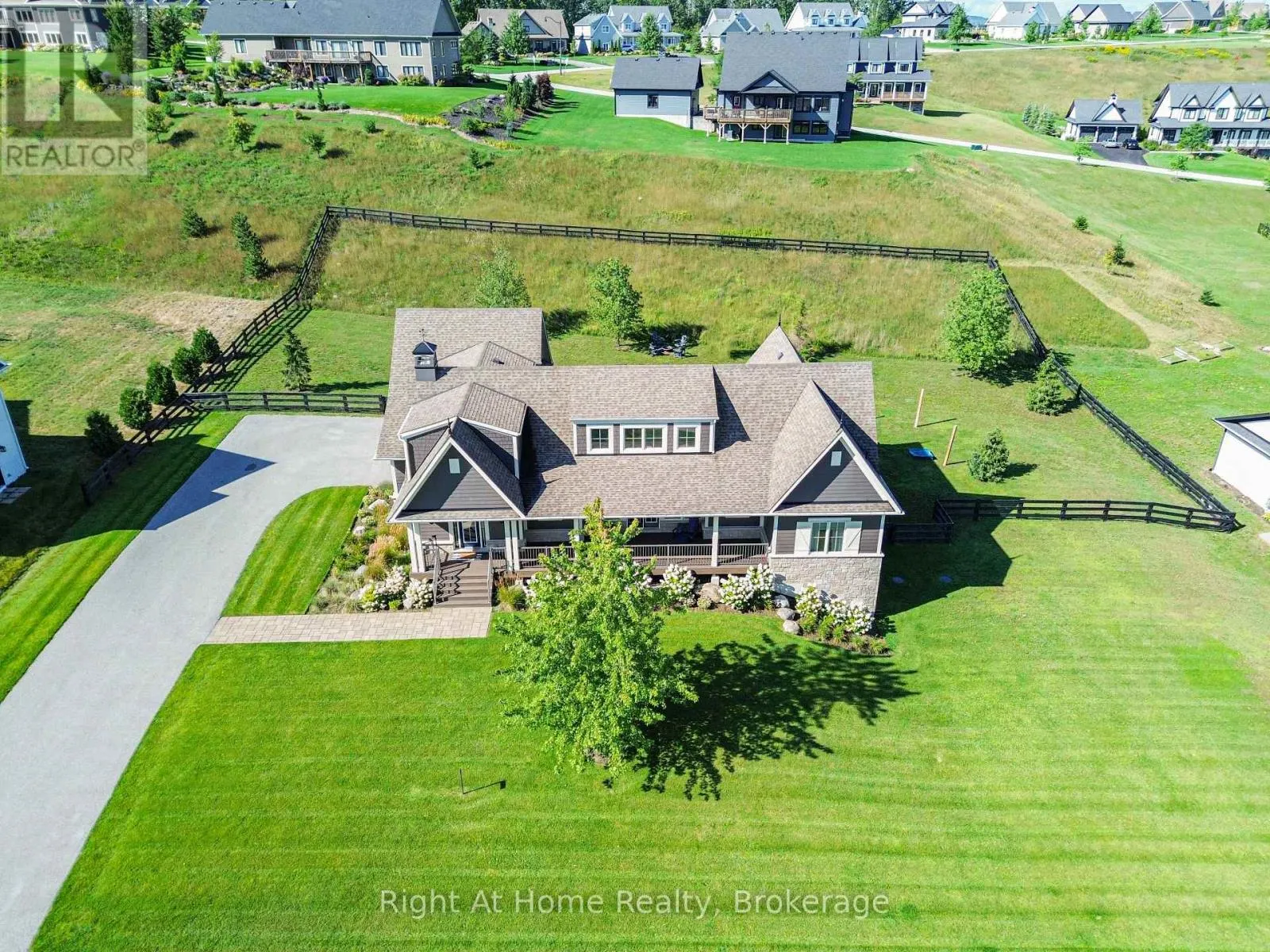 16 GELDERLAND CRESCENT