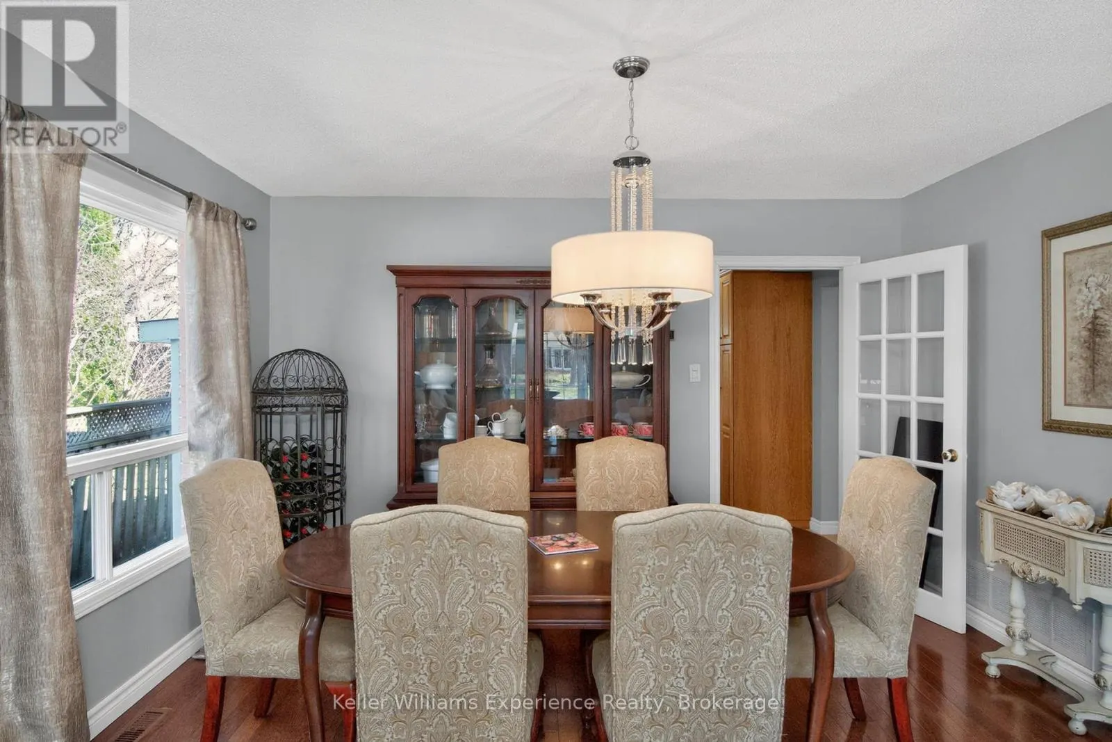 933 PLAYFAIR ROAD