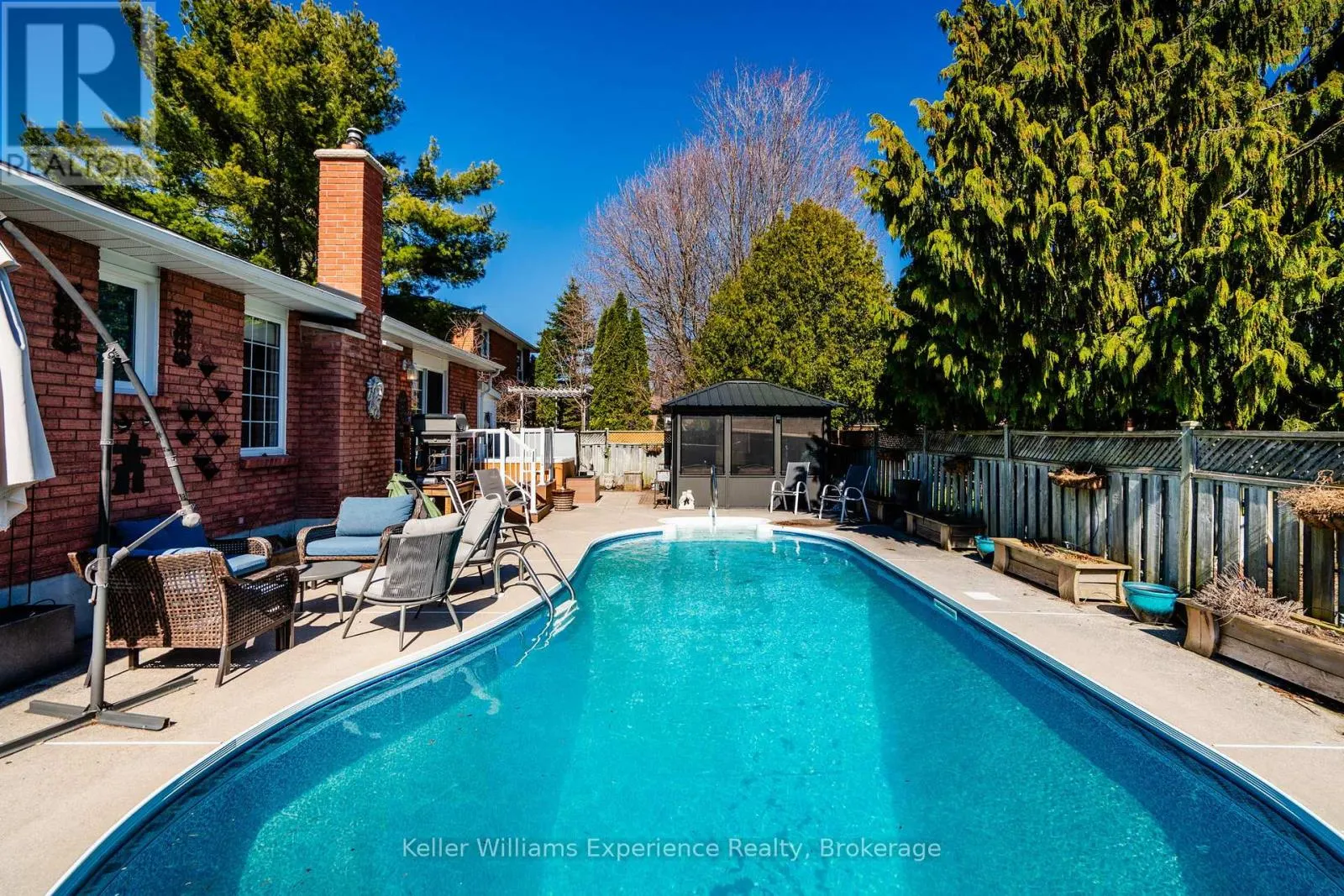933 PLAYFAIR ROAD