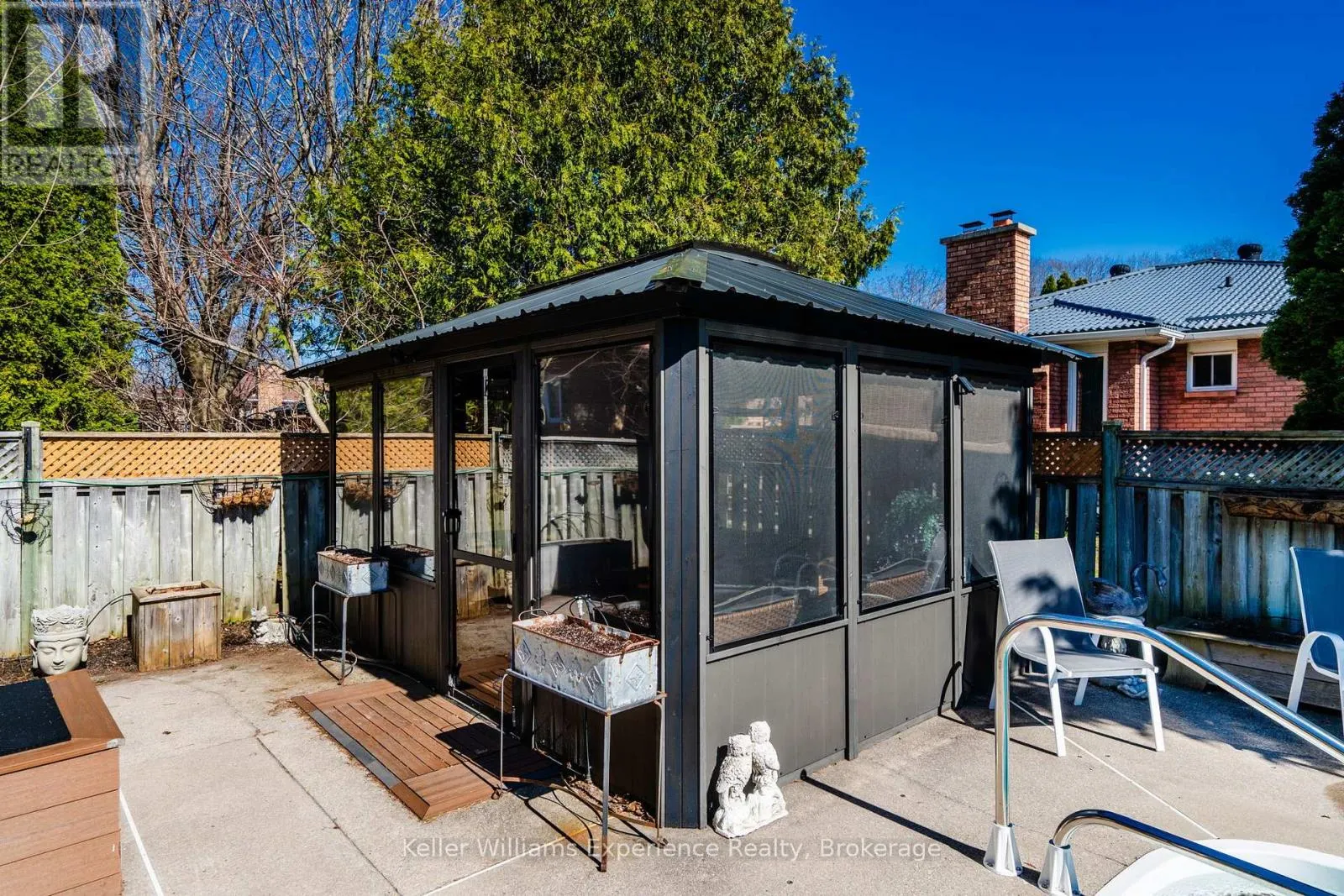 933 PLAYFAIR ROAD