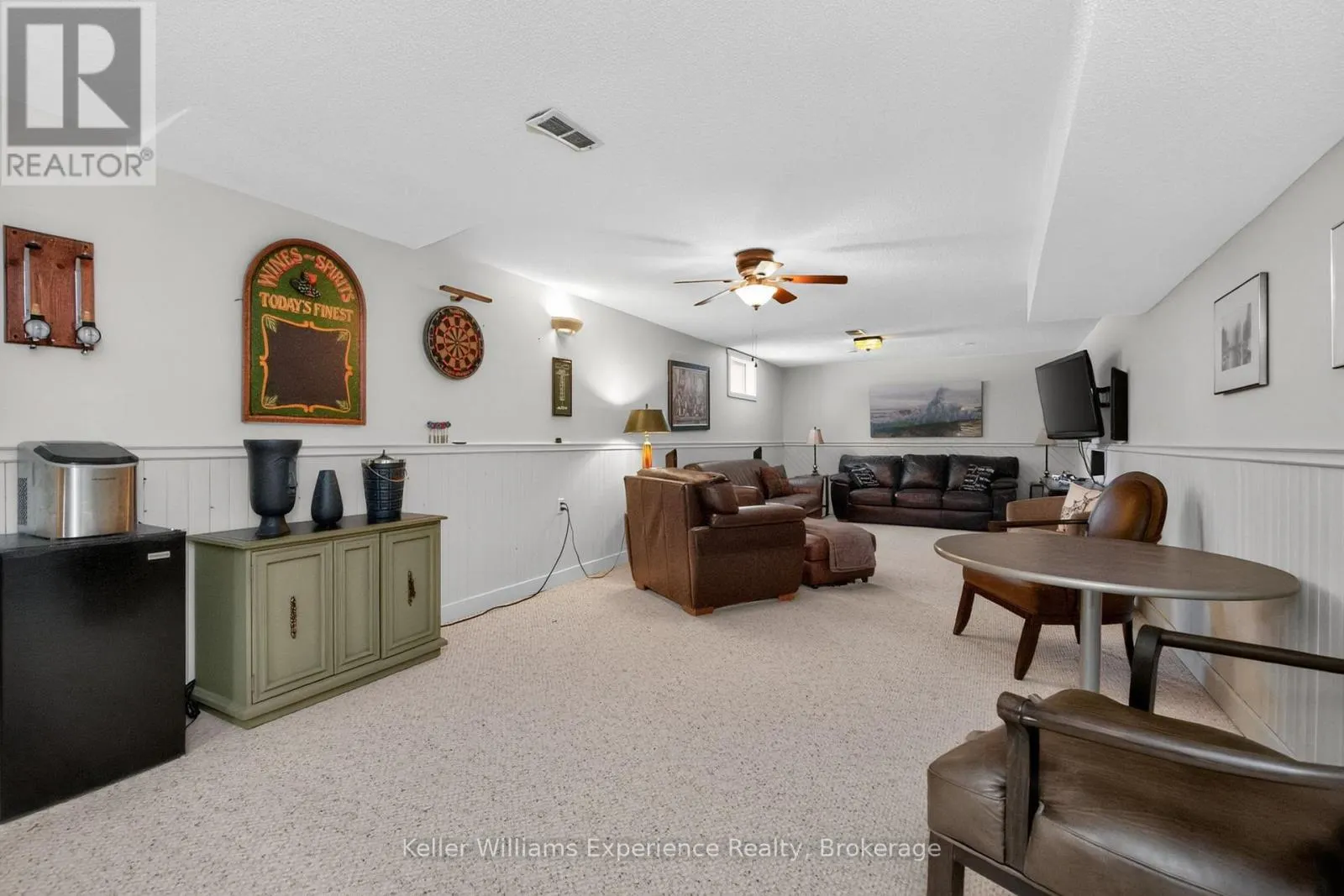 933 PLAYFAIR ROAD