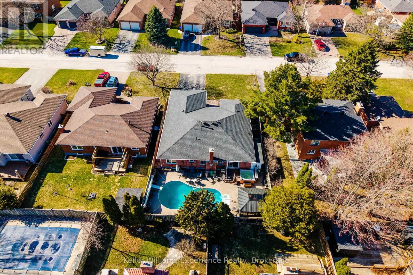 933 PLAYFAIR ROAD