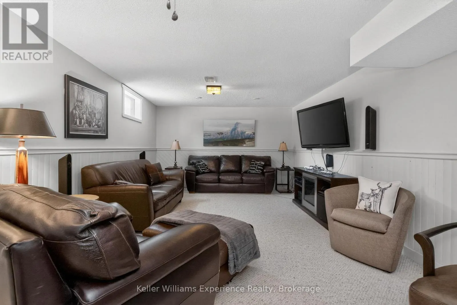 933 PLAYFAIR ROAD
