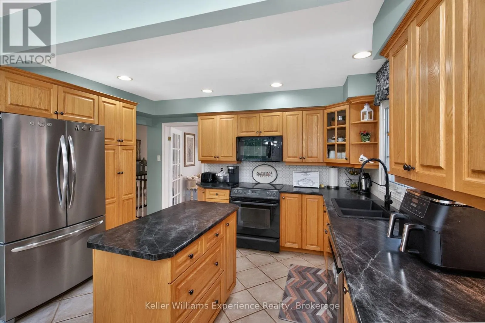 933 PLAYFAIR ROAD