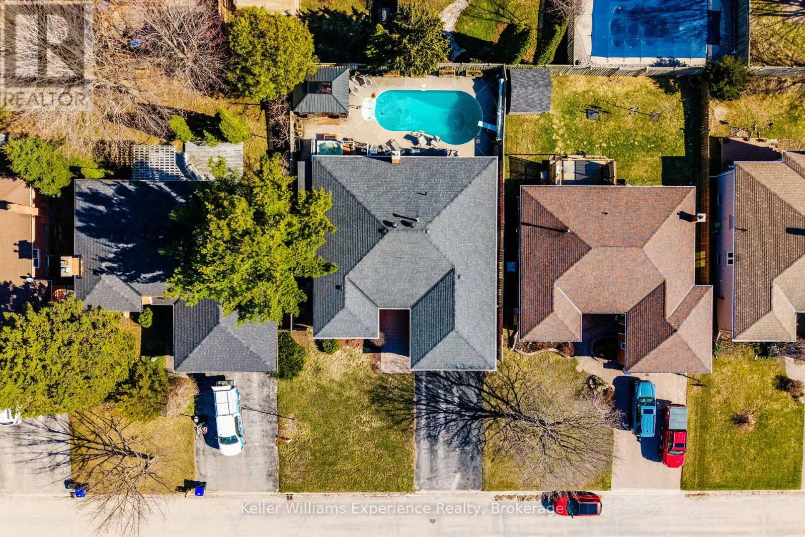 933 PLAYFAIR ROAD